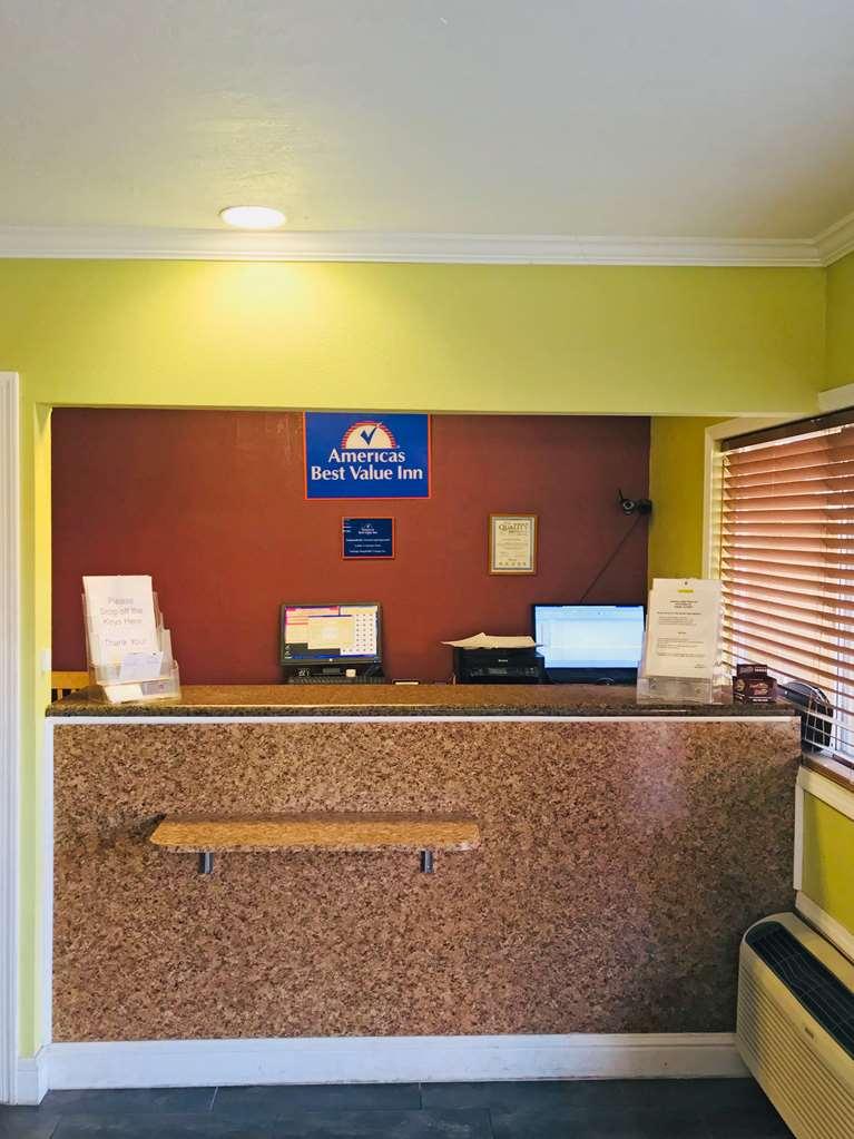 Americas Best Value Inn Visalia Intérieur photo