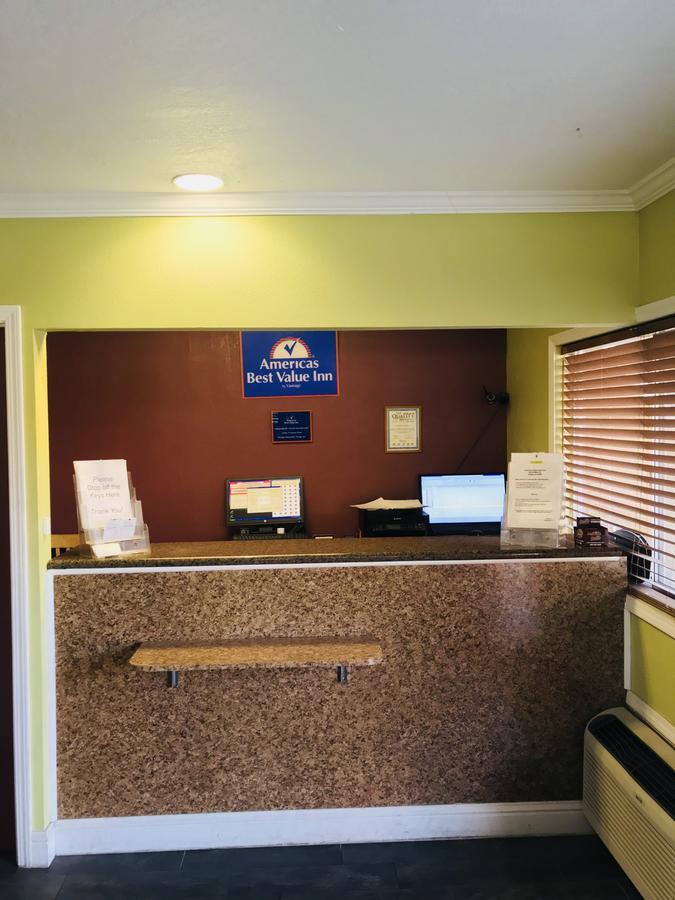 Americas Best Value Inn Visalia Extérieur photo