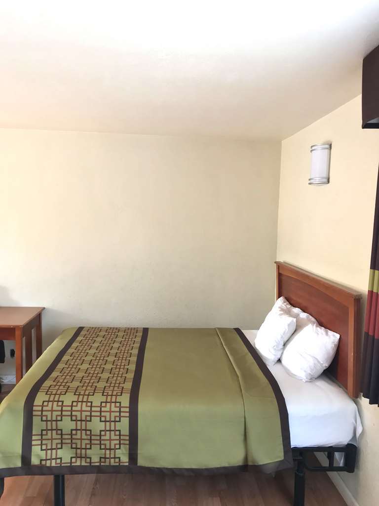 Americas Best Value Inn Visalia Chambre photo