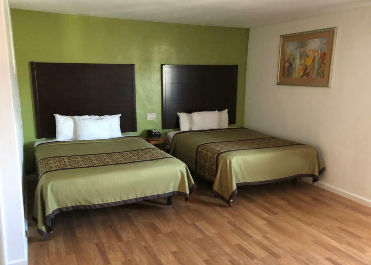 Americas Best Value Inn Visalia Extérieur photo